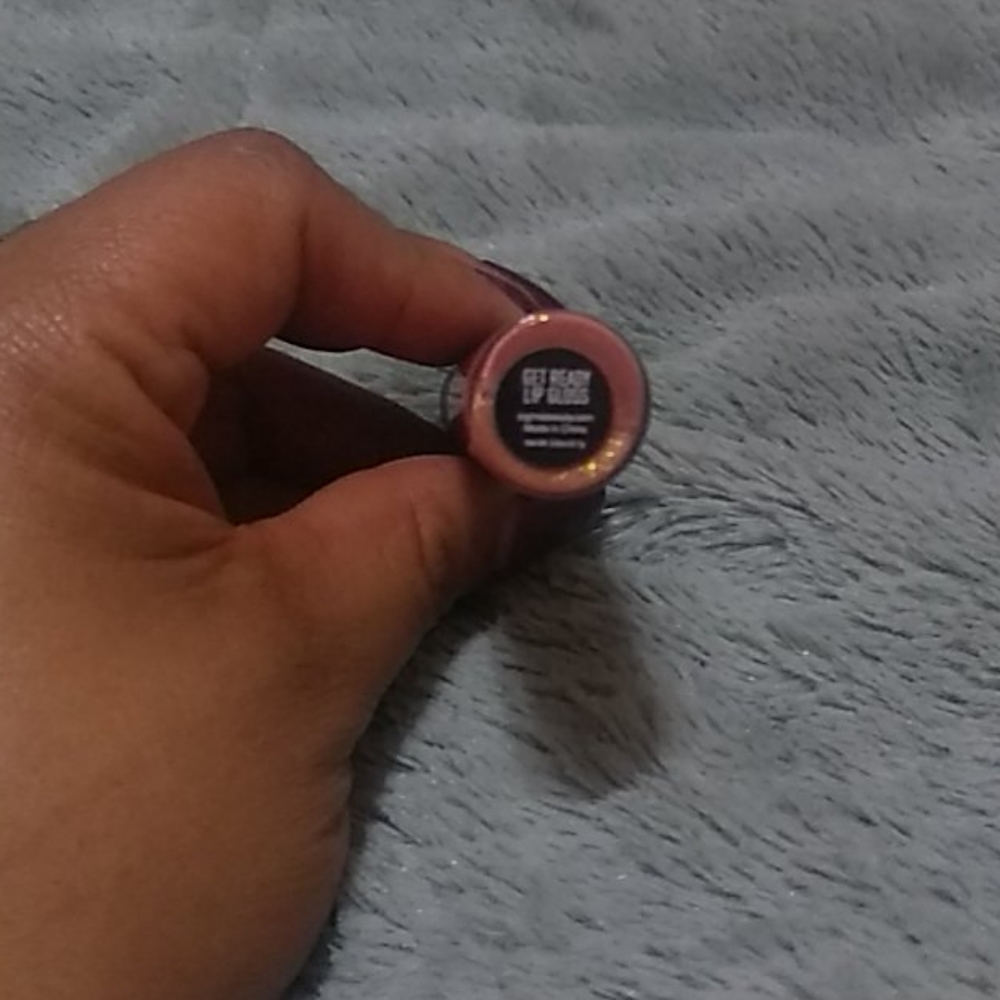 Makeup - Picture 5 of 5
